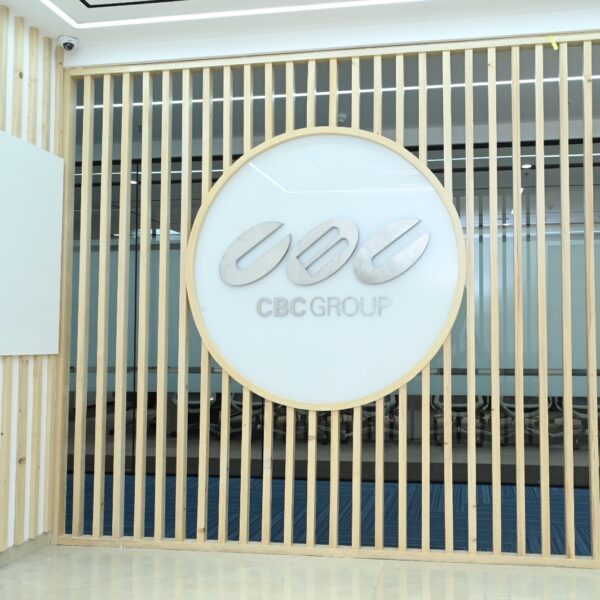 Main Desk Logo Photo_2